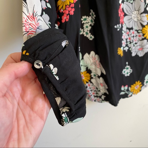 Old Navy || Floral Long Sleeve Blouse - Picture 2 of 6